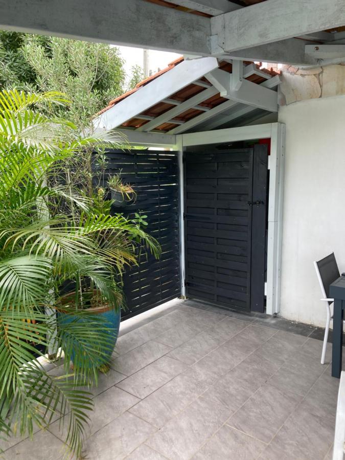 Grand T2 Tout Confort , Emplacement Ideal Riviere-Salee Esterno foto