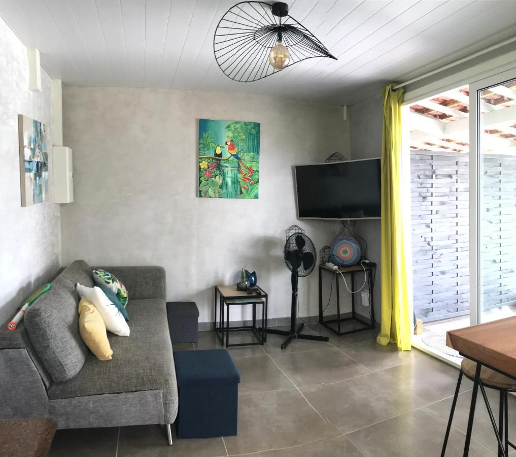 Grand T2 Tout Confort , Emplacement Ideal Riviere-Salee Esterno foto